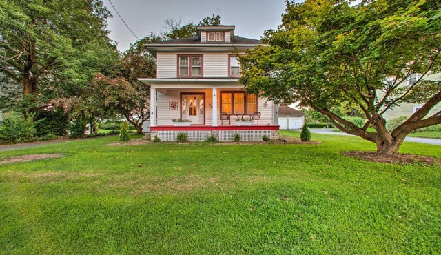 Whimsical Lancaster Home - 4 Mi to Sight & Sound