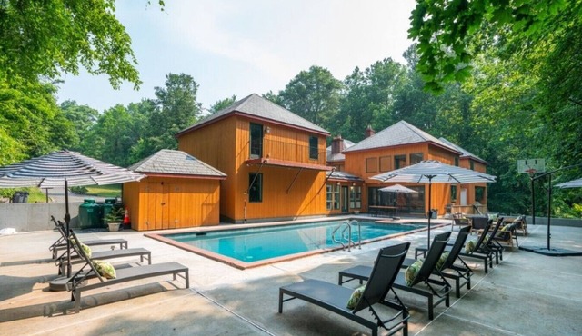 White Plains Midterm Jacuzzi Heated Pool Game Room