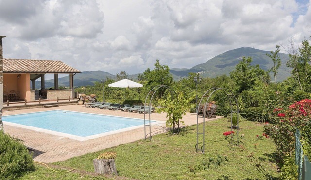 Wonderful private villa for 6 people with private pool, WIFI, TV, terrace and pets allowed