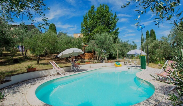 Wonderful private villa for 6 guests with private pool, A/C, WIFI, TV, patio and pets allowed