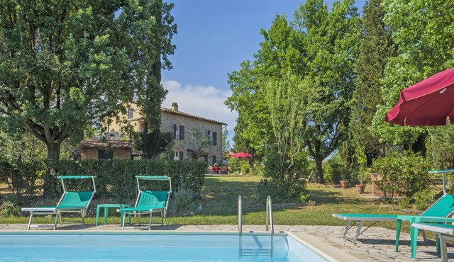 Wonderful private villa for 10 guests with WIFI, private pool, TV, terrace, pets allowed and par...