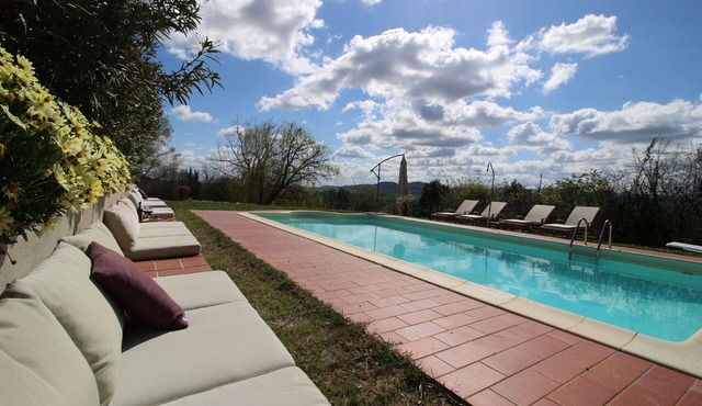 Wonderful private villa for 10 guests with WIFI, private pool, TV, patio, panoramic view and par.