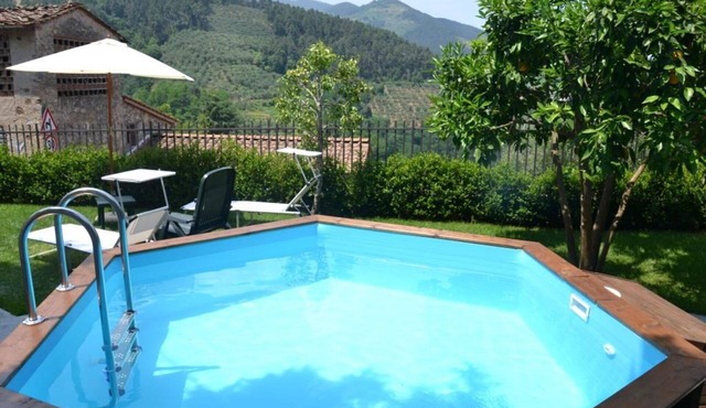 Wonderful villa with A/C, WIFI, private pool, TV, terrace and panoramic view, close to Lucca