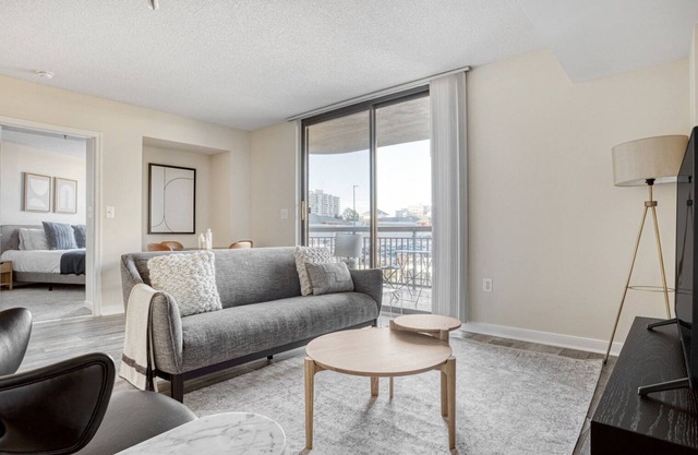 Sunny Pentagon City 2BR w/ W/D, Gym & Lounge, near Metro, by Blueground